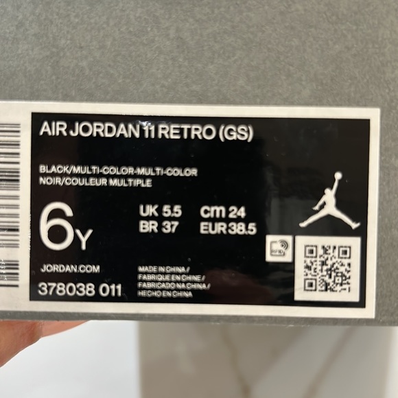 Jordan 11 Retro Jubilee size 6Y - Picture 9 of 10